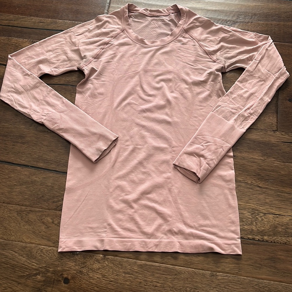 LIGHT PINK LULULEMON LONG SLEEVE
